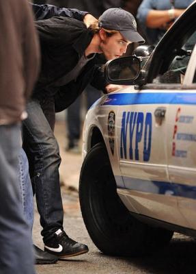 Detienen por error a Robert Pattinson